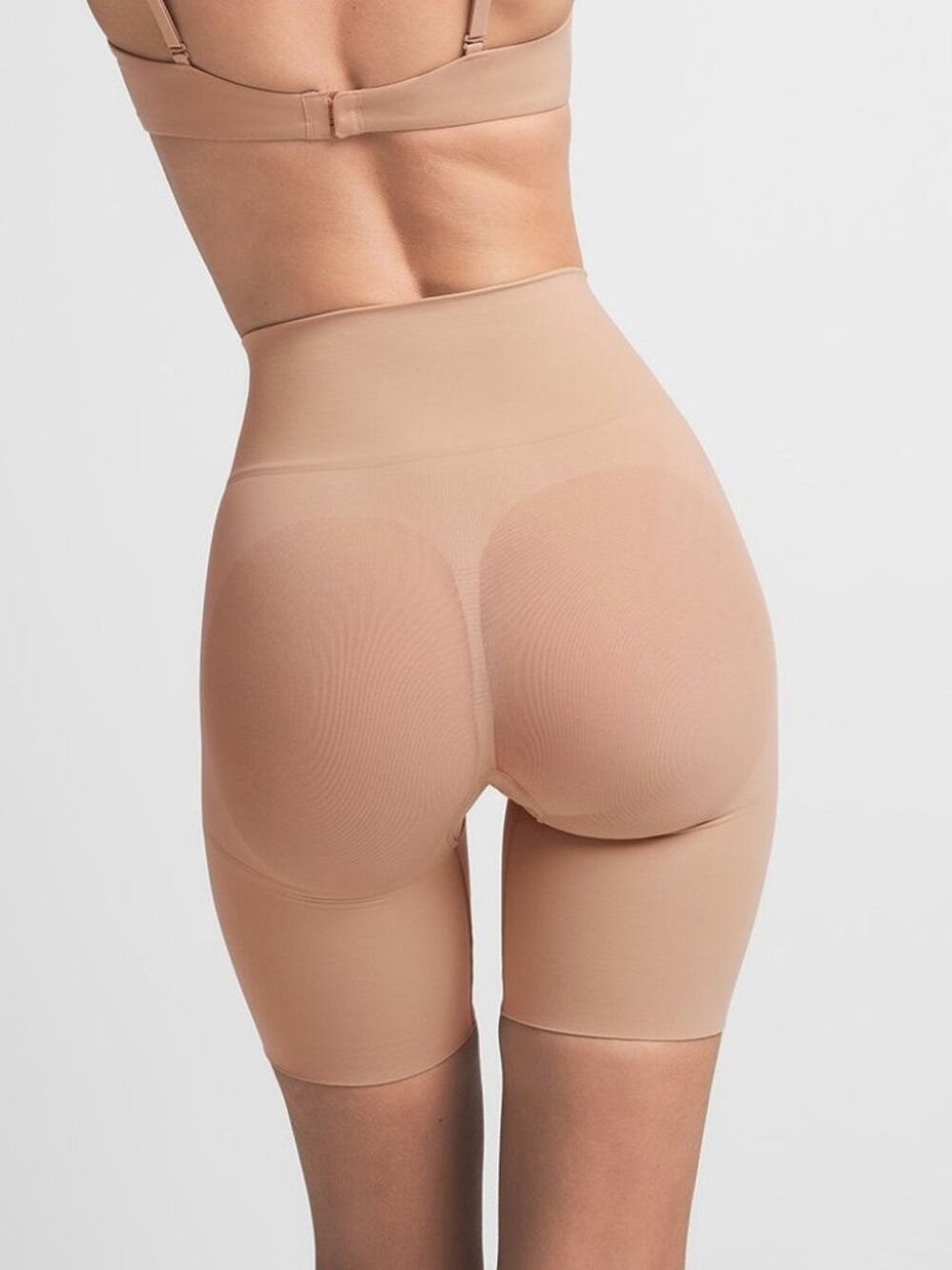 Skims NWOT Seamless Sculpt Butt Enhancing Lifting Short size Medium